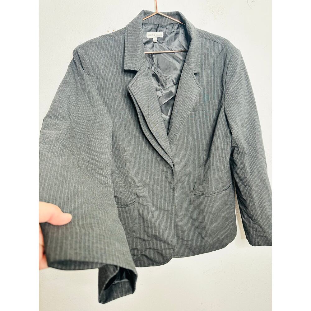 MOON RIVER Gray Pinstripe Double Layered Front Button Blazer Jacket sz Medium - Picture 4 of 16